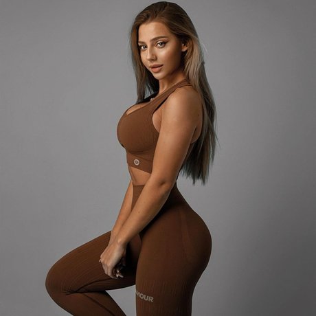 Anya Hryshchenko