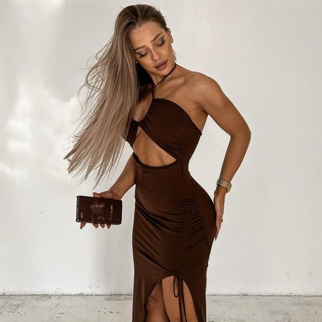Anya Hryshchenko