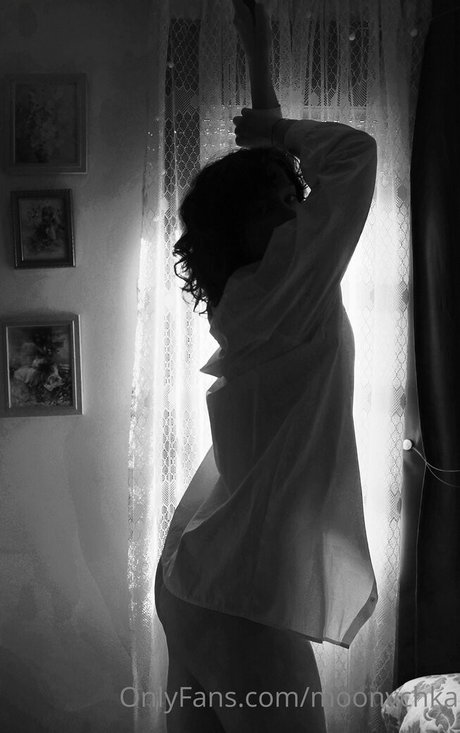 Photo nue de fuite OnlyFans de Moonychka