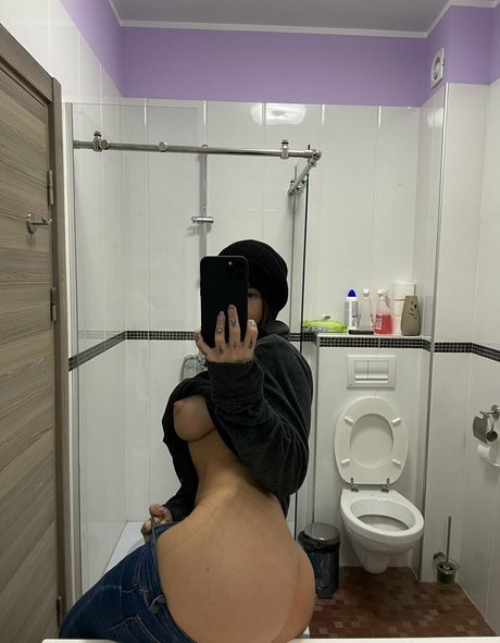 Photo nue de fuite OnlyFans de Ioanamocanu