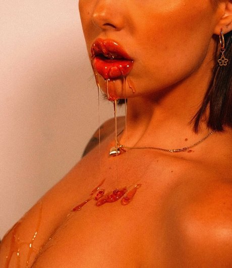Photo nue de fuite OnlyFans de Xlilysaffronx