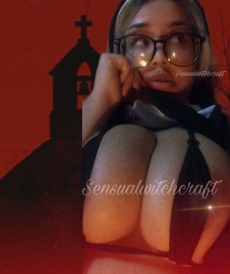 Photo nue de fuite OnlyFans de Sensualwitchcraft
