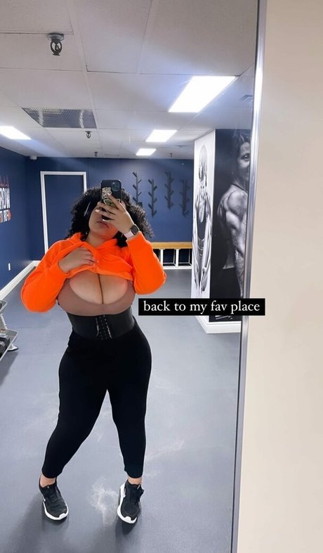 Photo nue de fuite OnlyFans de Tanya Mayenge