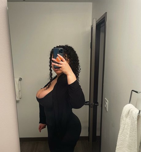 Photo nue de fuite OnlyFans de Tanya Mayenge