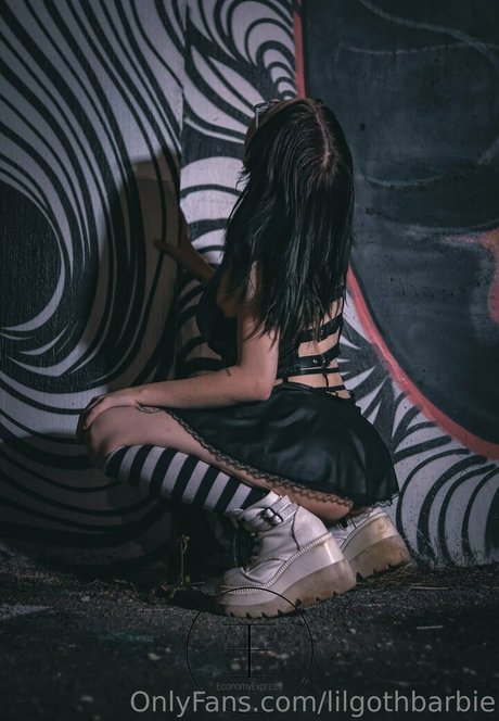 Photo nue de fuite OnlyFans de Lilgothbarbie