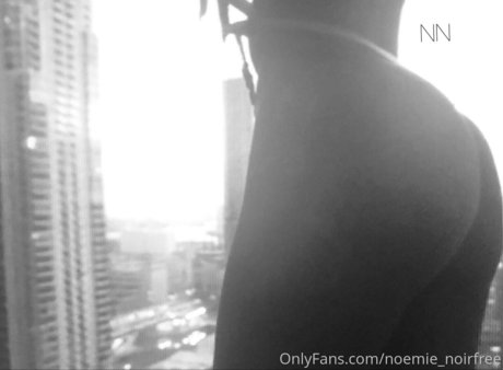 Noemie_noirfree