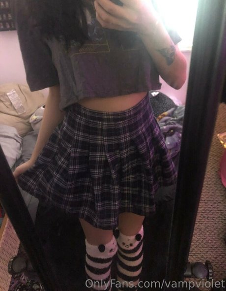 Photo nue de fuite OnlyFans de Vampviolet