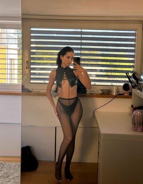 Sara Mia Sara8teen