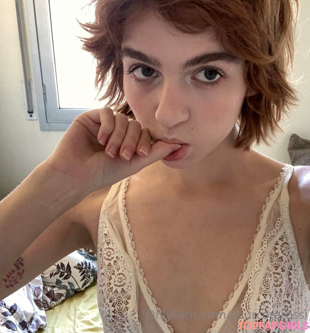 Photo nue de fuite OnlyFans de Cora Rossi #3