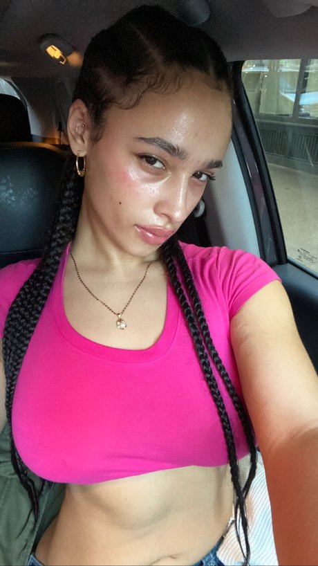 Photo nue de fuite OnlyFans de Sarina