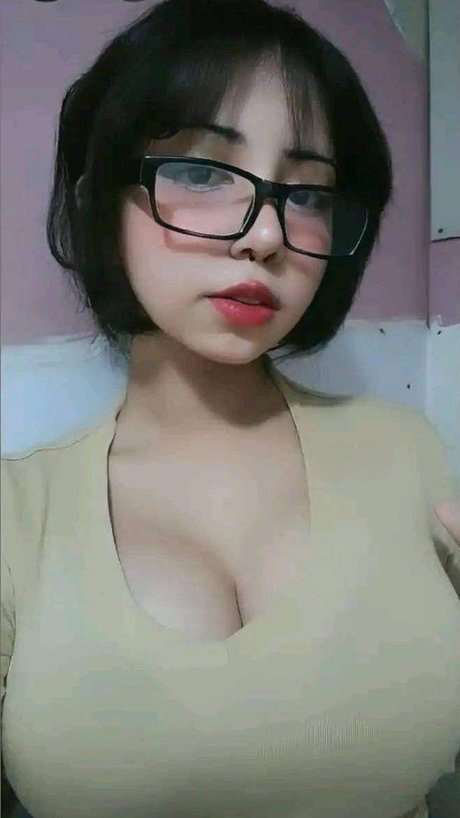 Photo nue de fuite OnlyFans de Aby Dazai