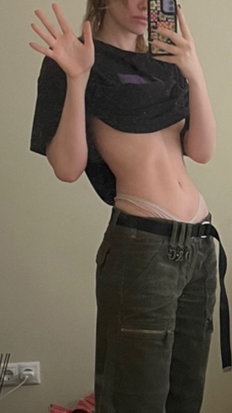 Photo nue de fuite OnlyFans de Kira Rausch