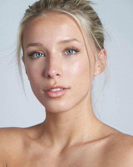 Kenzi Hope