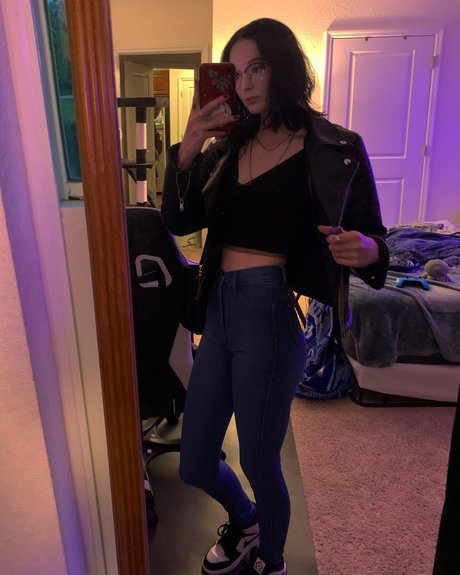 Photo nue de fuite OnlyFans de Queen Etimy