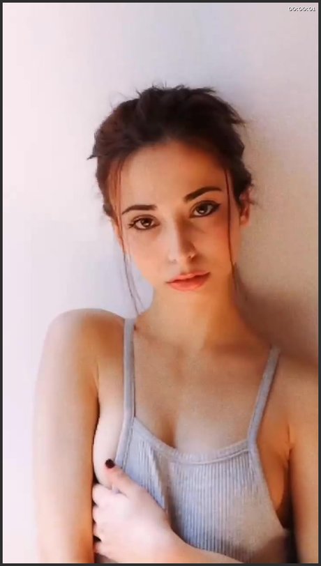 Photo nue de fuite OnlyFans de Lucrelisa