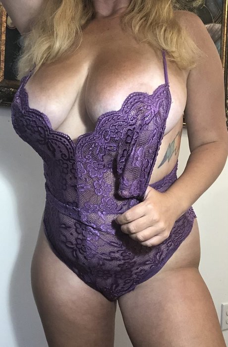 Photo nue de fuite OnlyFans de Busty
