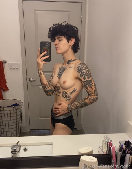 Photo nue de fuite OnlyFans de Vasiliki Halastaras