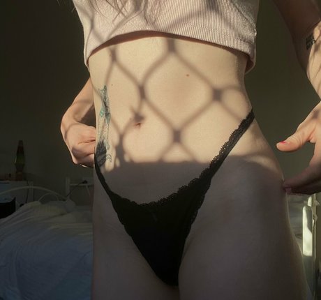 Photo nue de fuite OnlyFans de Pale Tattoos