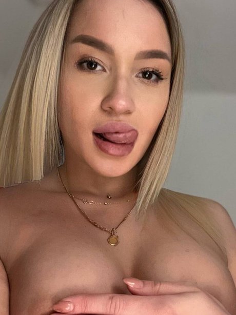 Photo nue de fuite OnlyFans de Mollyhot