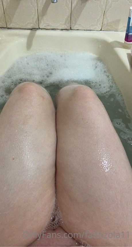 Photo nue de fuite OnlyFans de Faithzola11