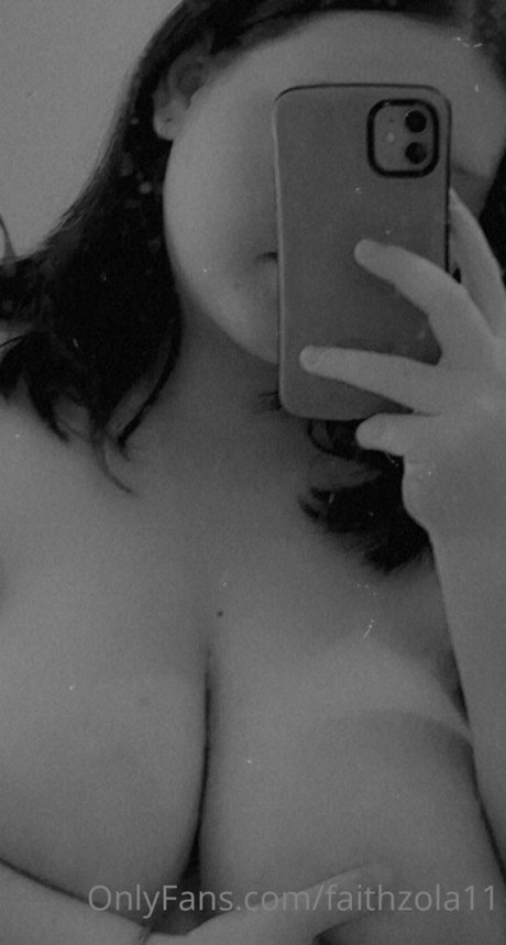 Photo nue de fuite OnlyFans de Faithzola11