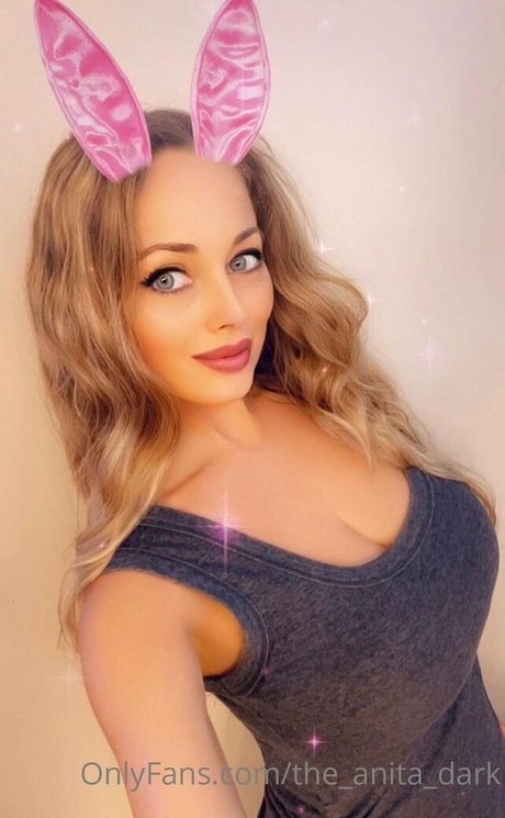 Photo nue de fuite OnlyFans de Anita Dark