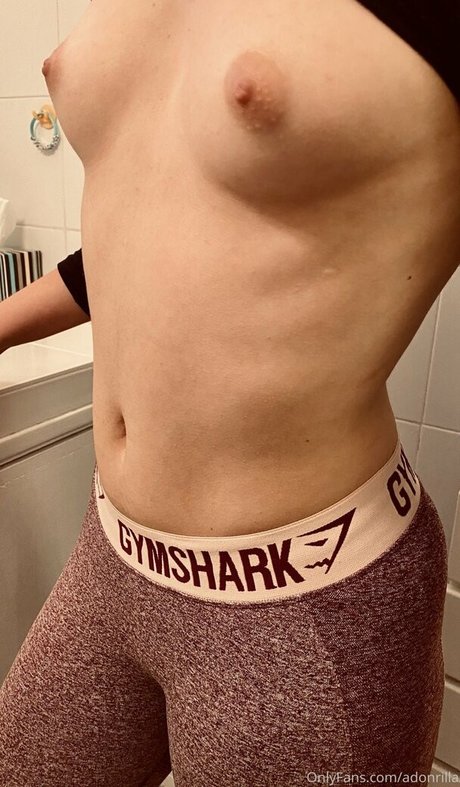 Photo nue de fuite OnlyFans de Adonrilla