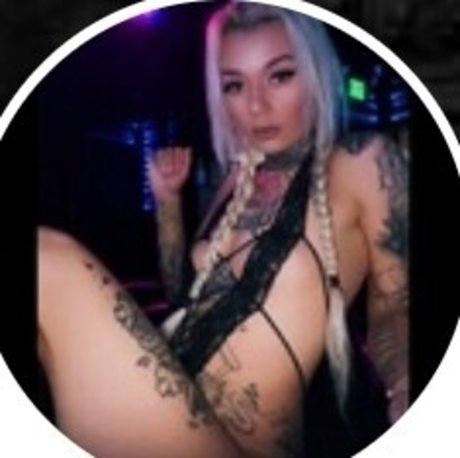 Photo nue de fuite OnlyFans de Thr0atg0att