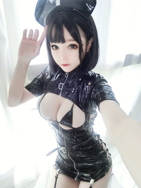 Kitkat Cosplay