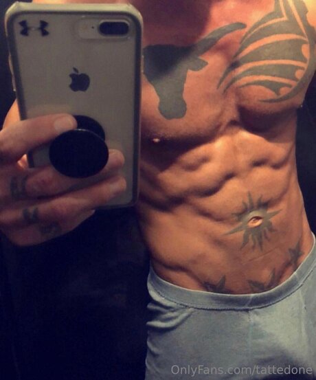 Photo nue de fuite OnlyFans de Tattedone
