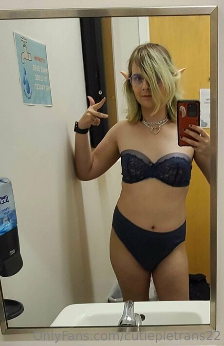 Photo nue de fuite OnlyFans de Cutiepietrans22