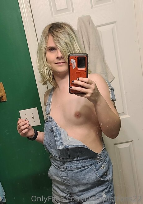 Photo nue de fuite OnlyFans de Cutiepietrans22