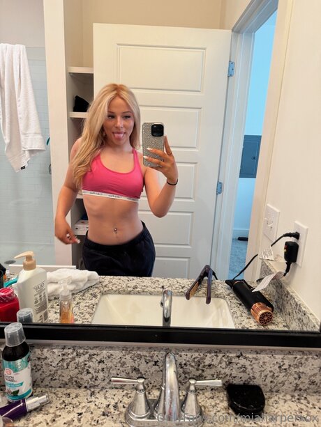 Photo nue de fuite OnlyFans de Miaharperrrrrr