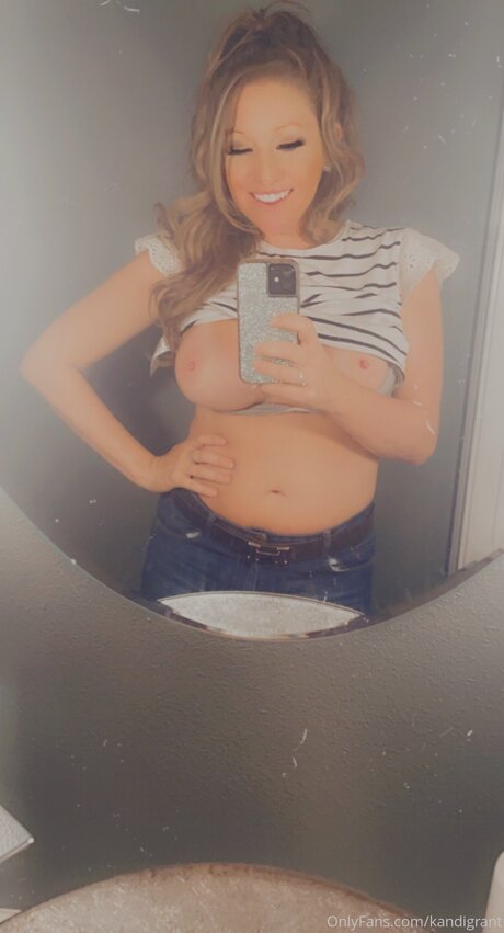 Photo nue de fuite OnlyFans de Kandigrant