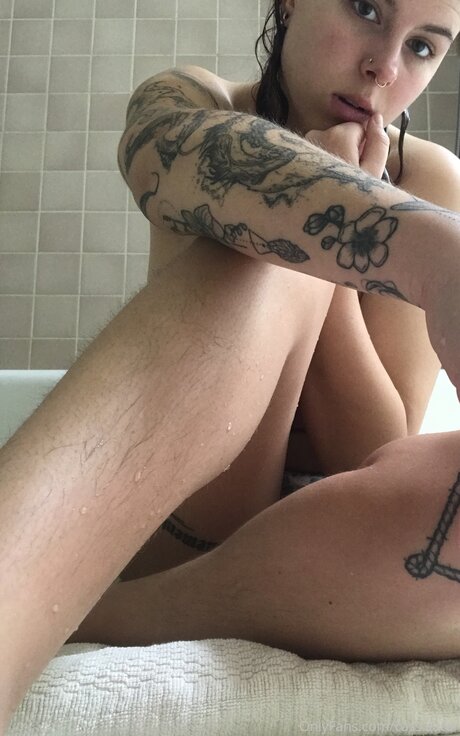 Photo nue de fuite OnlyFans de Cass Eater