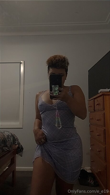 Photo nue de fuite OnlyFans de E E19