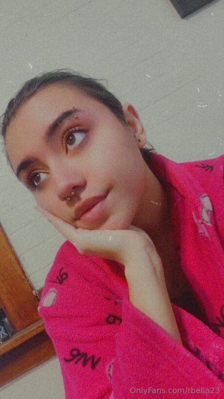 Photo nue de fuite OnlyFans de Rbella23