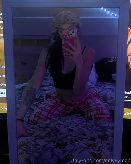 Photo nue de fuite OnlyFans de Onlyyymac