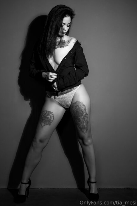 Photo nue de fuite OnlyFans de Tia Mesi