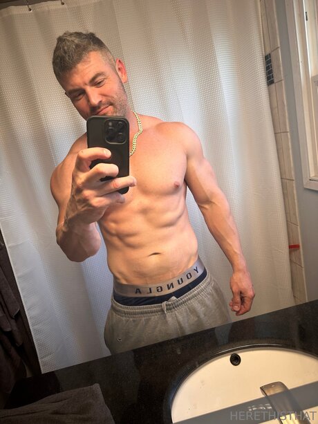 Photo nue de fuite OnlyFans de Herethisthat
