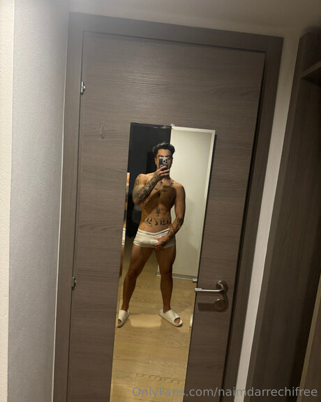 Photo nue de fuite OnlyFans de Naim Darrechi