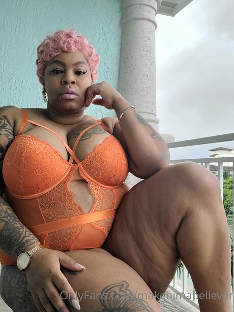 Photo nue de fuite OnlyFans de Makehimabeliever