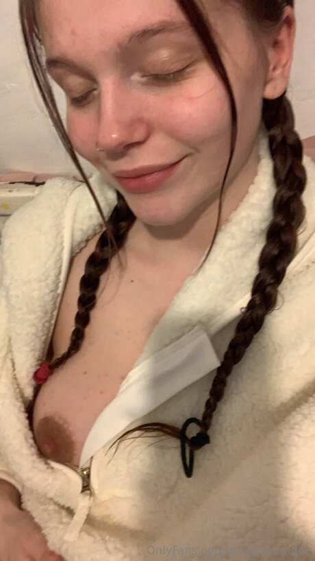 Photo nue de fuite OnlyFans de Pregnantmadz