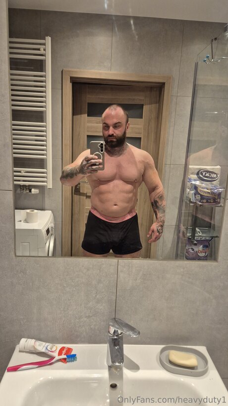 Photo nue de fuite OnlyFans de Heavyduty1