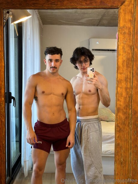 Photo nue de fuite OnlyFans de Dragonrojoofree