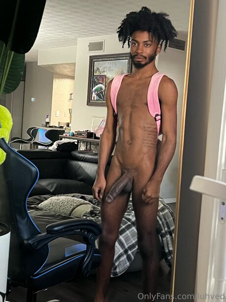 Photo nue de fuite OnlyFans de Luh Ved