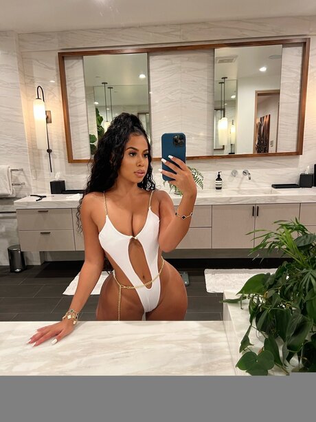 Photo nue de fuite OnlyFans de Yasminelopez