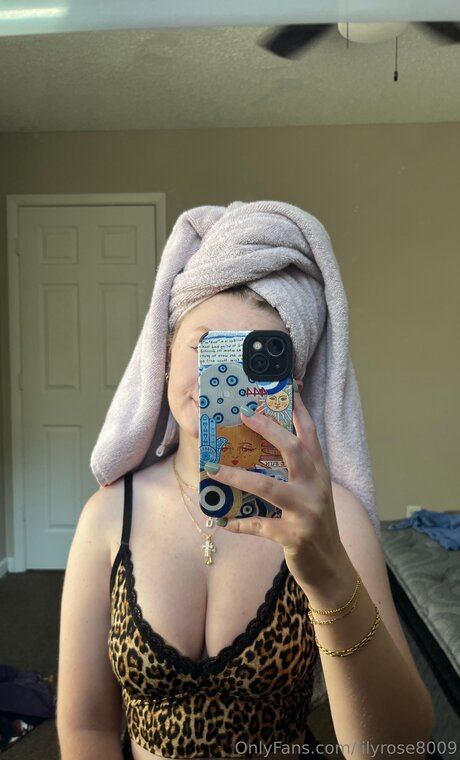 Photo nue de fuite OnlyFans de Izzyynicolee
