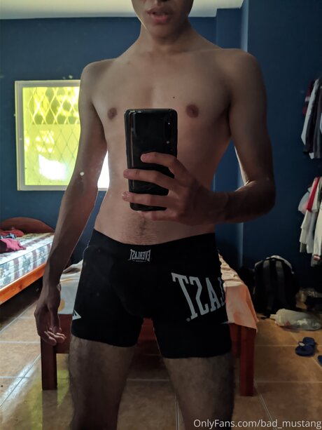 Photo nue de fuite OnlyFans de Bad Mustang