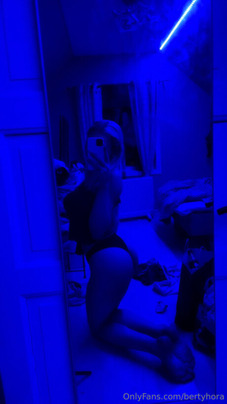 Photo nue de fuite OnlyFans de Bertyhora